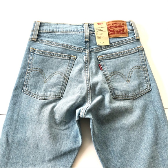 Levi’s Wedgie Skinny- NEW with tags. - Picture 3 of 10